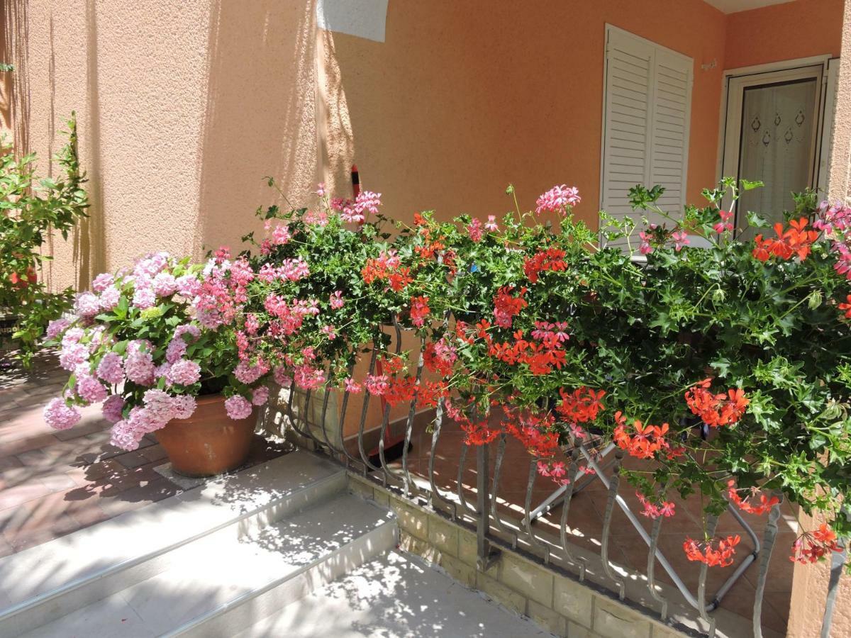 Neda Apartmani Mali Lošinj Dış mekan fotoğraf